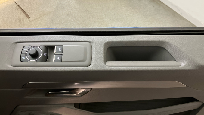 Volkswagen Transporter T32 Lwb Electric 160kW 70kWh Commerce Pro S Van Auto [5 Plus] - Image 19